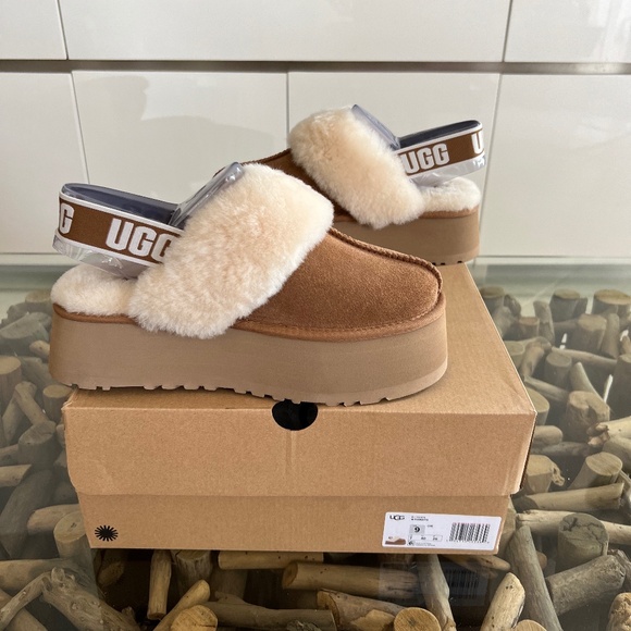 UGG FUNKETTE Chestnut Suede Shearling Platform Shoes